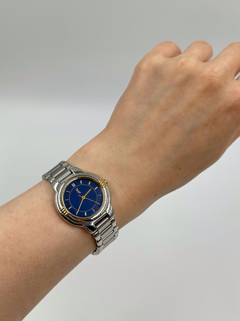 Часы Yves Saint Laurent