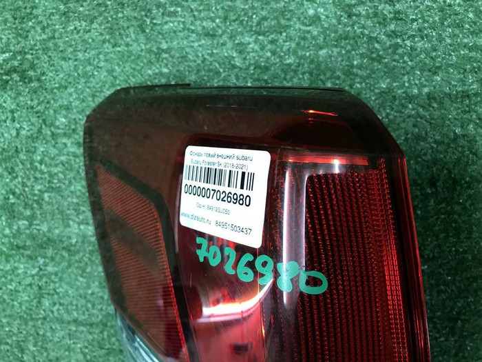 Фонарь левый внешний Subaru Forester 5 SK (18-нв)