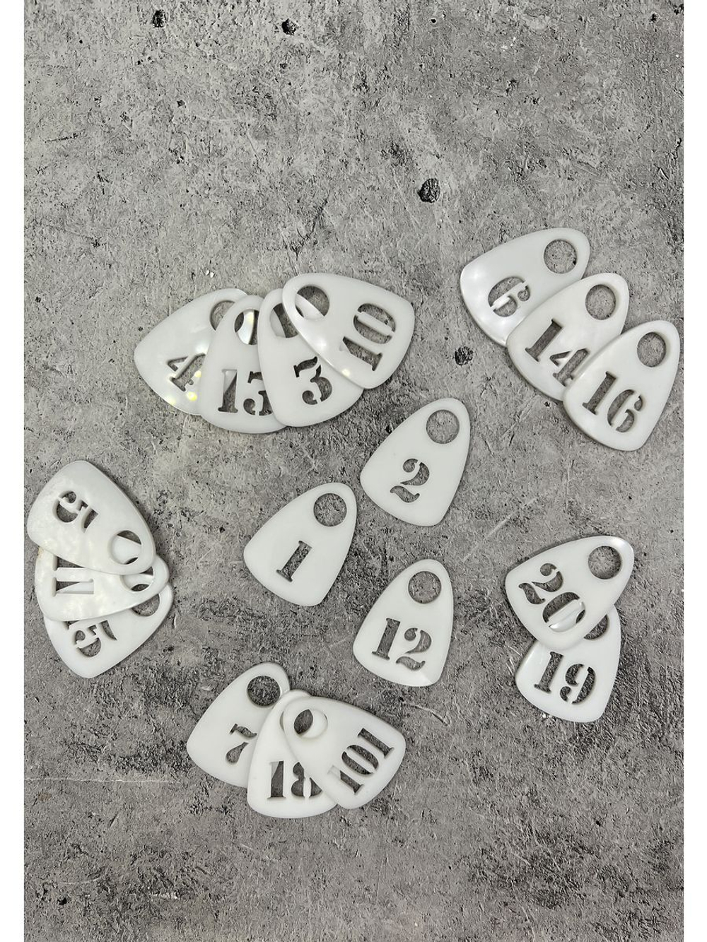 Номерки для гардероба прорезные 401-500