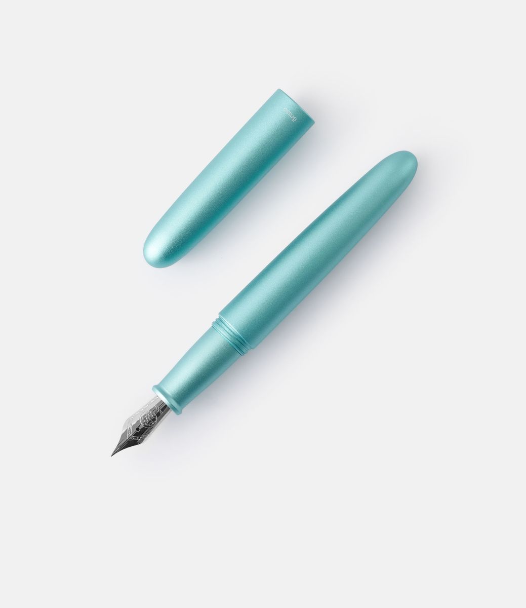 Ensso Piuma Aqua — перьевая ручка из алюминия