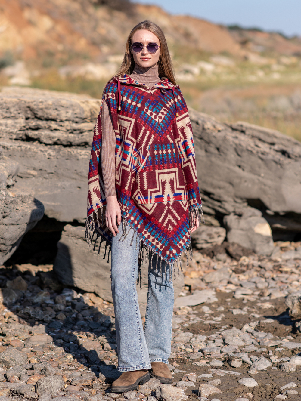 Пончо женское шерстяное с орнаментом
