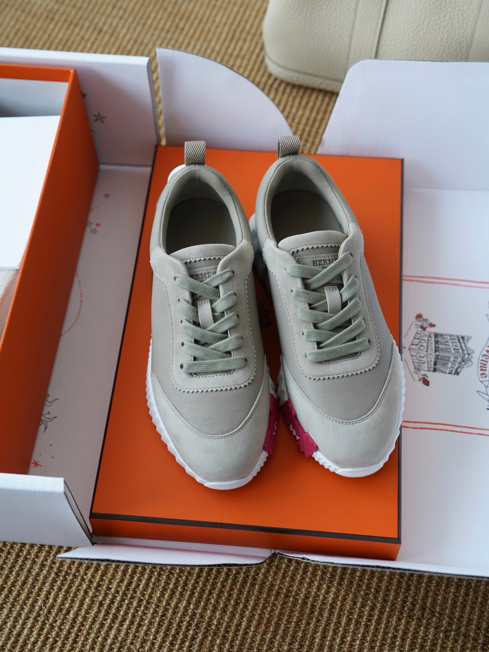 Кроссовки из натуральной замши и кожи