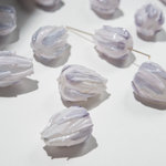 Бусина лампворк "Бутон", 21*15,5мм, бело-лиловое стекло