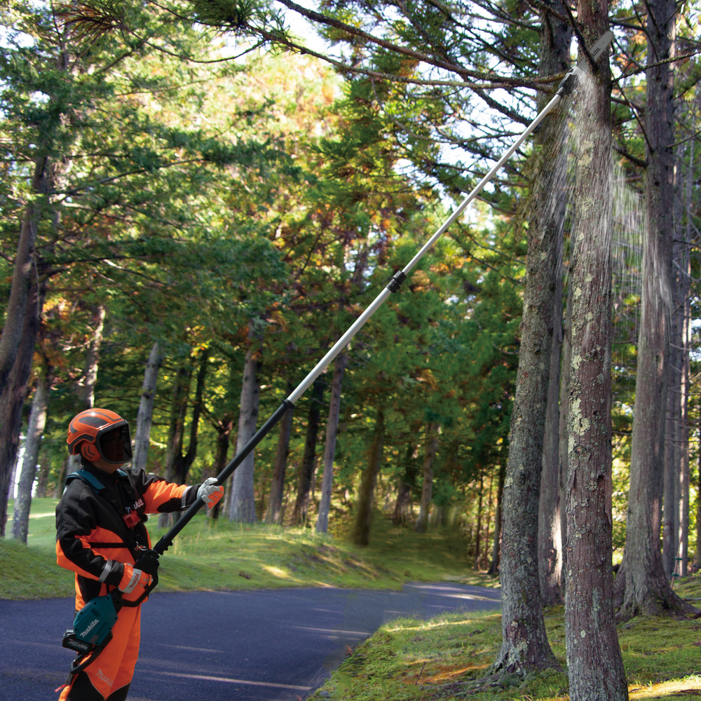 Высоторез аккум. XGT 40vMAX, 1500 Вт, 12"/30см, 3/8",1,1мм,20м/с,инстр. натяжка,BL,WG,AFT Makita UA004GZ