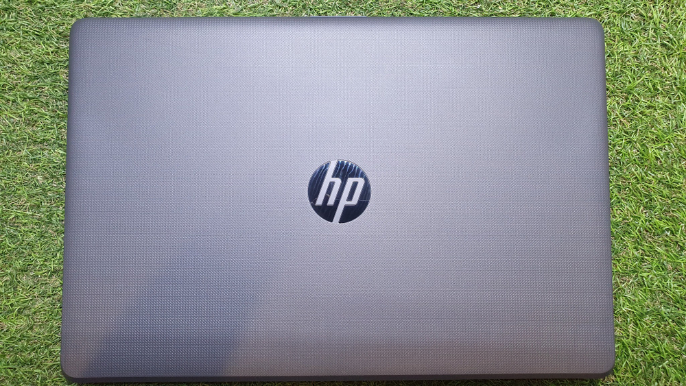 Ноутбук HP i3-7/4Gb