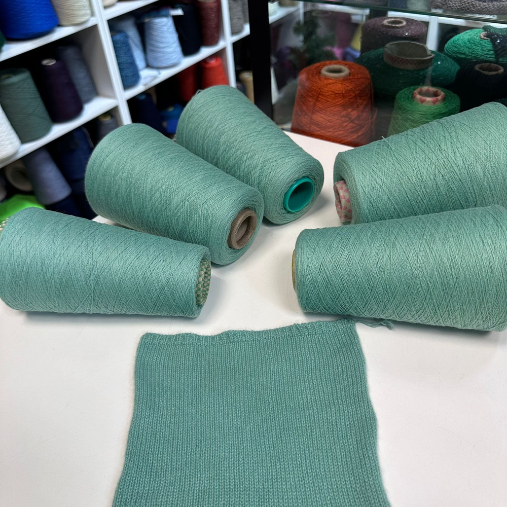 CASHMERE 2/28 - Modesto Biagioli; 100% кашемир; 1400м/100гр, (2/28000); col. 307528, цвет: Mojoto. Есть мал. бобинки: 107, 210, 152, 228гр