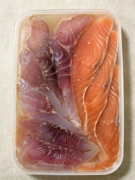 Ассорти Кета (филе-кусочки) + Сазан (филе-кусочки) в масляной заливке 200гр.