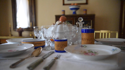 Кружка большая фарфоровая без ручки c берестой и с цитатами Лермонтова. Lermontov forever.