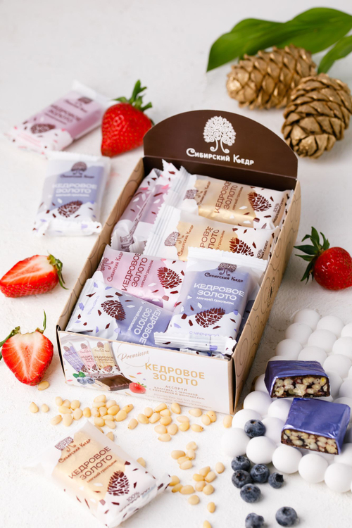 Кедровое золото Ассорти / классика, черника, клубника с шампанским / 630г / 18шт / ТМ Сибирский кедр