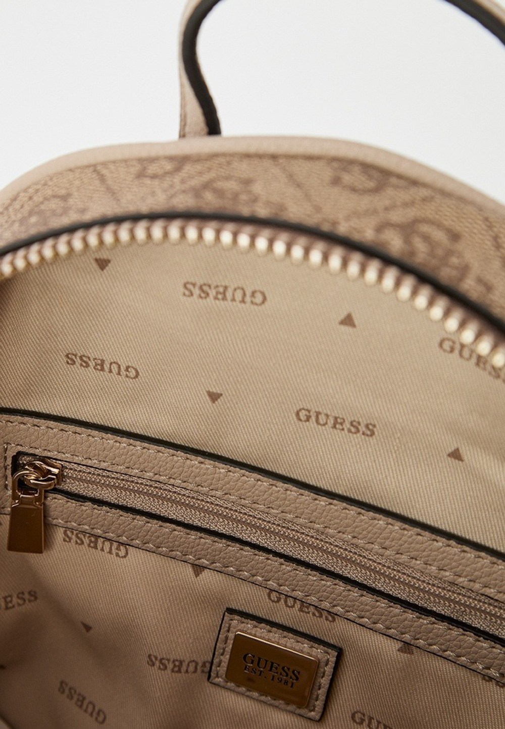 Рюкзак женский GUESS