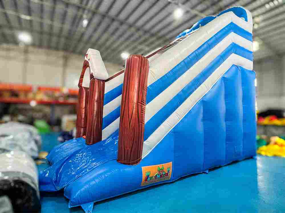 Коммерческий надувной батут «Зимняя горка Арктика», 6*4*6 м