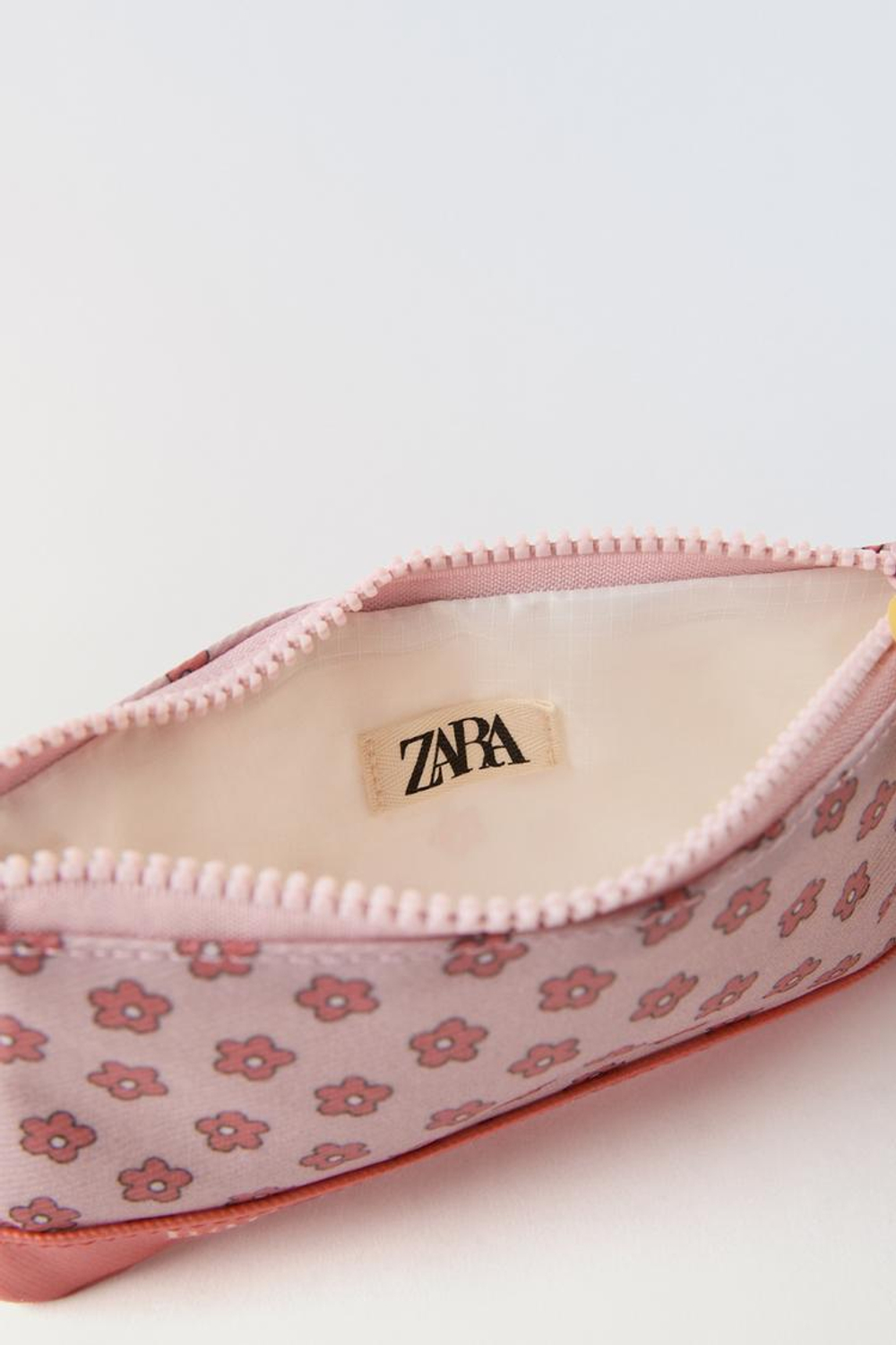 ZARA ПЕНАЛ С ЦВЕТОЧНЫМ ПРИНТОМ, РОЗОВЫЙ