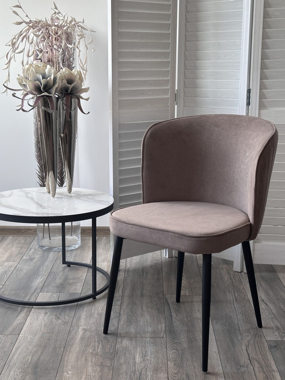 Стул М-City DISAUR Милано B5 Капучино, Велюр, Черный каркас