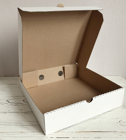 Коробка 28х28х7 см, белая