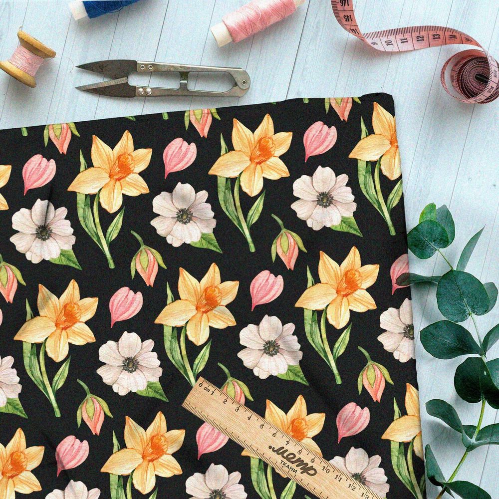 Ткань дюспо жёлтые нарциссы на чёрном фоне