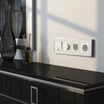 Рамка на 4 поста Baguette (белый/серебро)