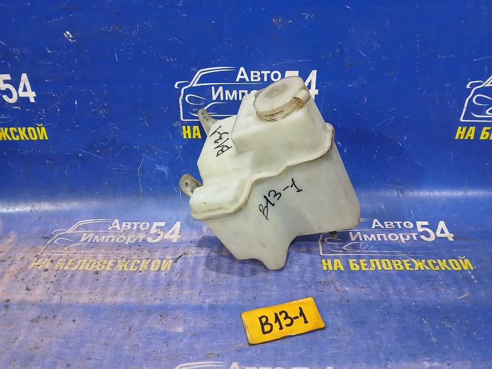 Бачок омывателя NISSAN SUNNY 1990