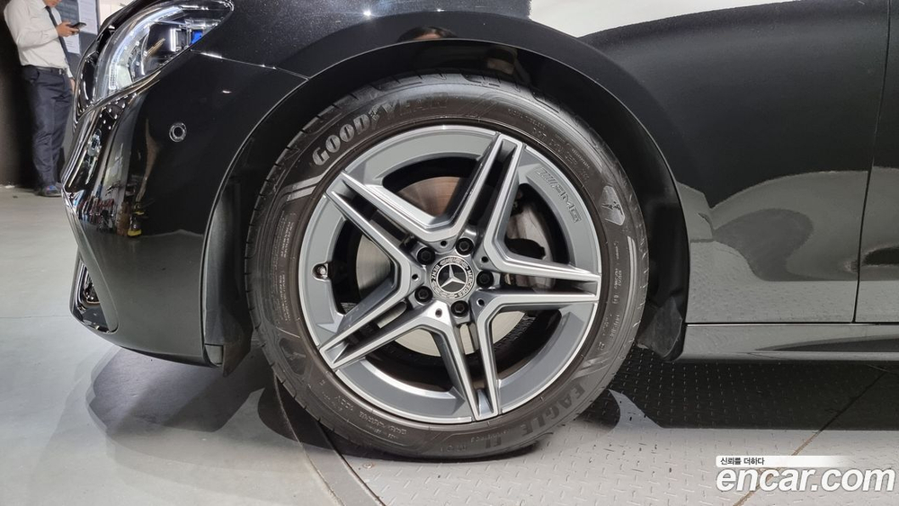 Mercedes-Benz E-Class W213 E250 AMG Line (10.2022)