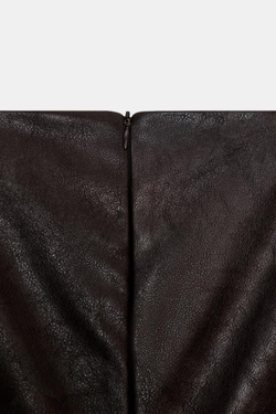 ZARA ПЛАТЬЕ-КОМБИНЕЗОН ИЗ ИСКУССТВЕННОЙ КОЖИ ОБЪЕМНОГО КРОЯ, ТЕМНО-КОРИЧНЕВЫЙ