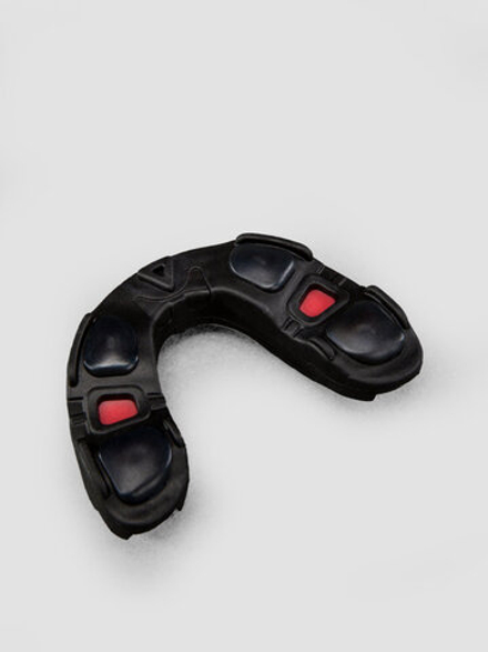 Капа боксерская Venum Predator Black/Black/Red