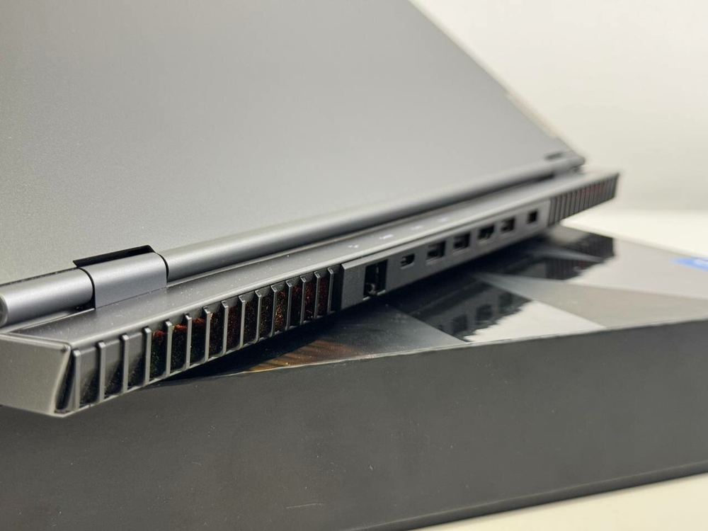 Ноутбук Lenovo Legion 7 16ACHg6 82N600EVRU AMD Ryzen 7 5800H, 3.2 GHz/16Gb/16" WQXGA/1Tb SSD/DVD нет/nVidia GeForce RTX 3060 6Gb/Windows 11 H, серый
