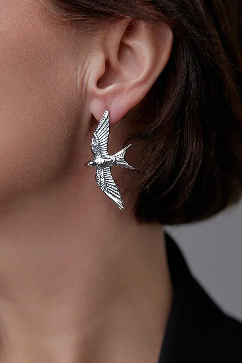 Серьги ласточки, оттенок серебро