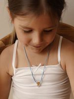 Подвеска Цветочек на шнурке