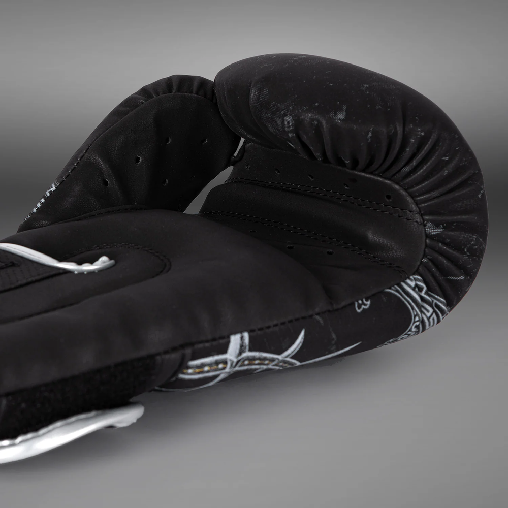 Боксерские перчатки Venum Gladiator 5.0 Black/Silver