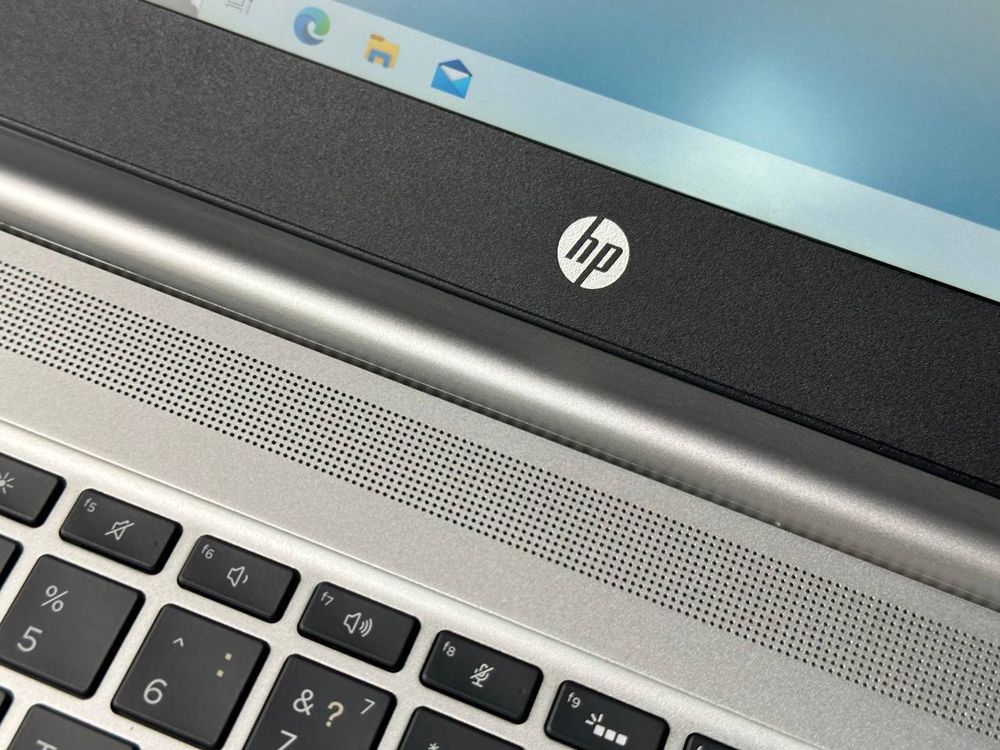 14" Ноутбук HP EliteBook 745 G5  Touch (1920x1080, AMD Ryzen 5 2500U, RAM 8ГБ, SSD 256ГБ, AMD Radeon Vega 8, Win 10 Pro)