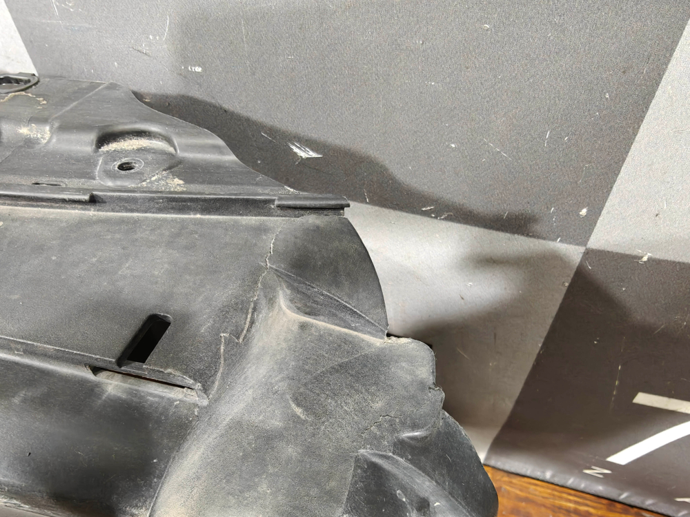 Жалюзи радиатора BMW 5-Series (G30) 20-23 Б/У Оригинал 51745A218F3