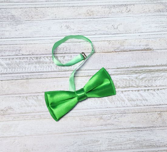 Галстук бабочка классика, лайм глянец