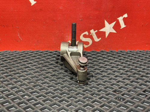 Коромысло впускного клапана 2023г.