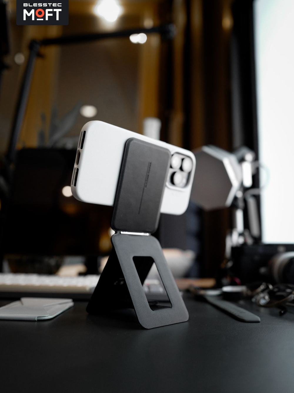 MagSafe Штатив и Подставка MOFT Tripod Stand l Раскладной l Jet Black