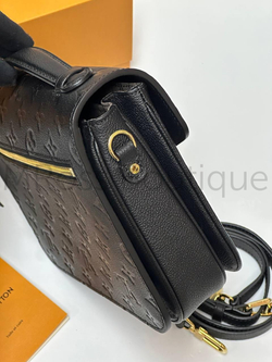 Сумка Louis Vuitton Pochette Metis женская черная из яловой кожи
