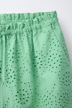 ZARA ШОРТЫ С ВЫШИВКОЙ «ШИФФЛИ», ЗЕЛЕНЫЙ