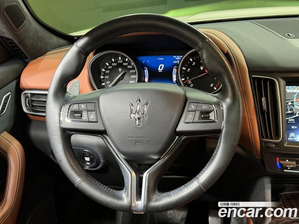 Maserati Levante 3.0 AWD GranLusso (05.2020)