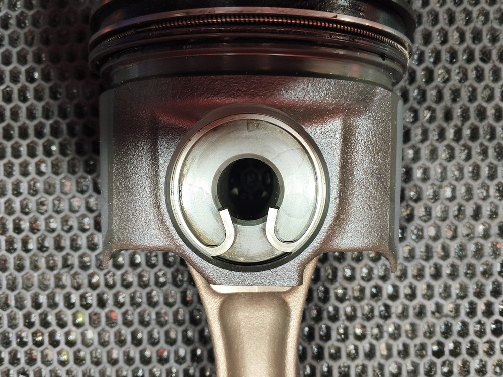 Поршень с шатуном 2020г