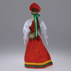 Сувенирная кукла в русском народном девичьем костюме