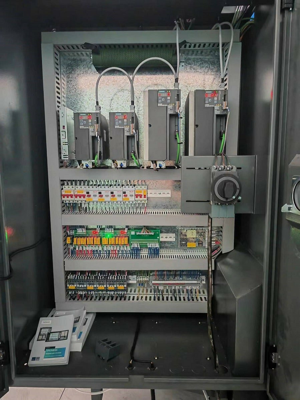 Вертикальный обрабатывающий центр с ЧПУ MetalTec TOPMILL 850S