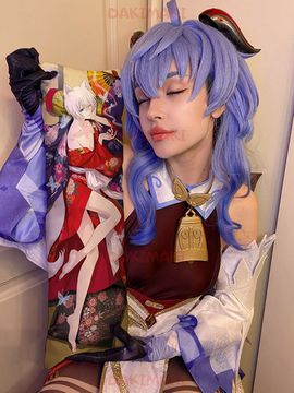 Мини дакимакура Томоэ из Очень приятно, Бог арт. M0385, 60х20 см