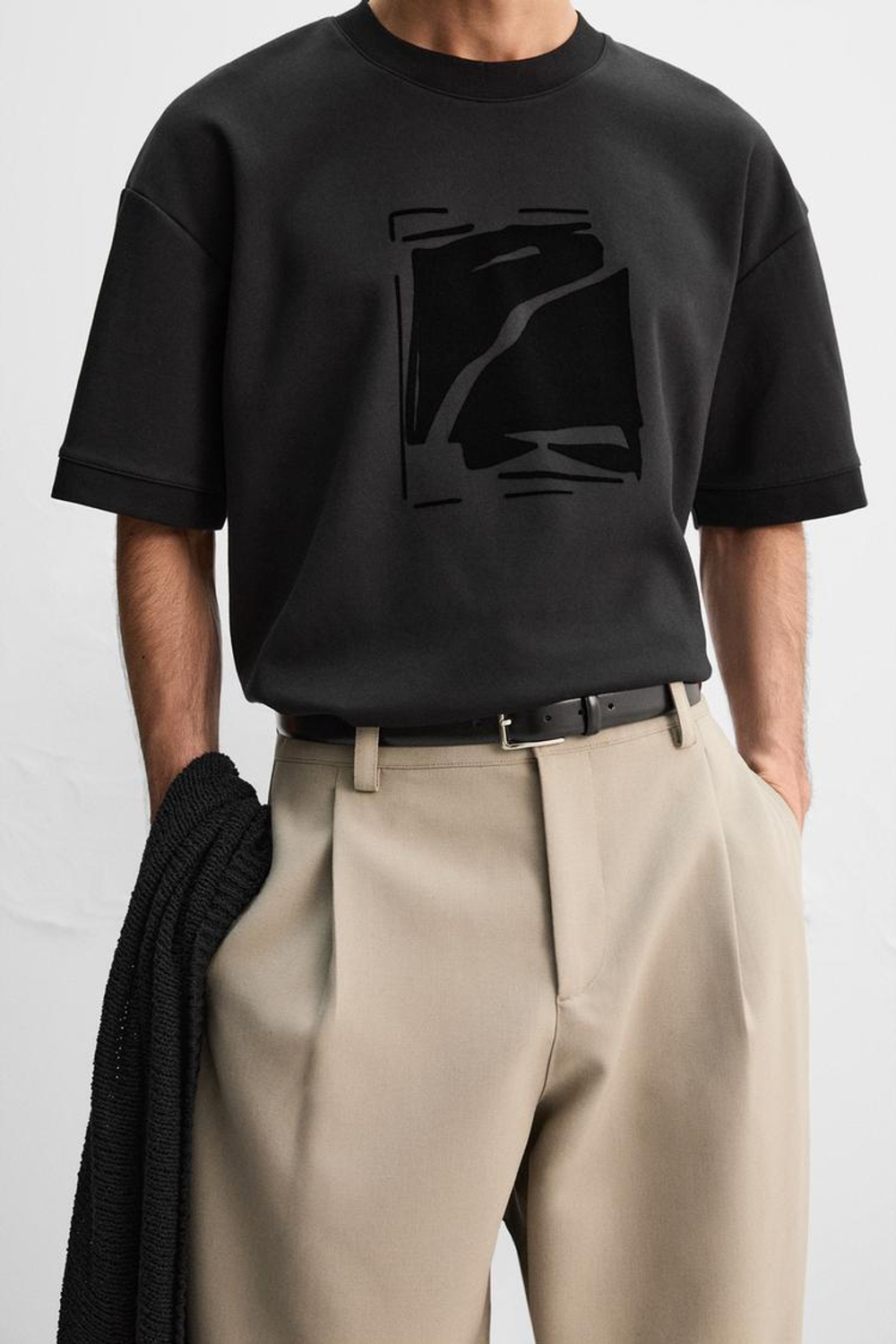 ZARA ТОЛСТОВКА С РЕЛЬЕФНЫМ ПРИНТОМ, ЧЕРНЫЙ