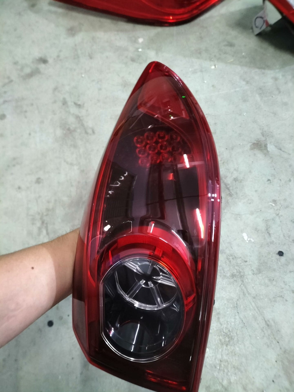 Задний левый фонарь Mazda 3 (BM) 2014-2017, оригинал