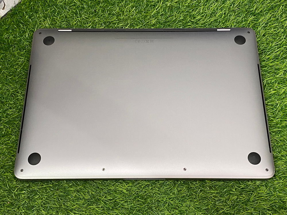 MacBook Pro 13' 2016 Touchbar A1706 MLH12