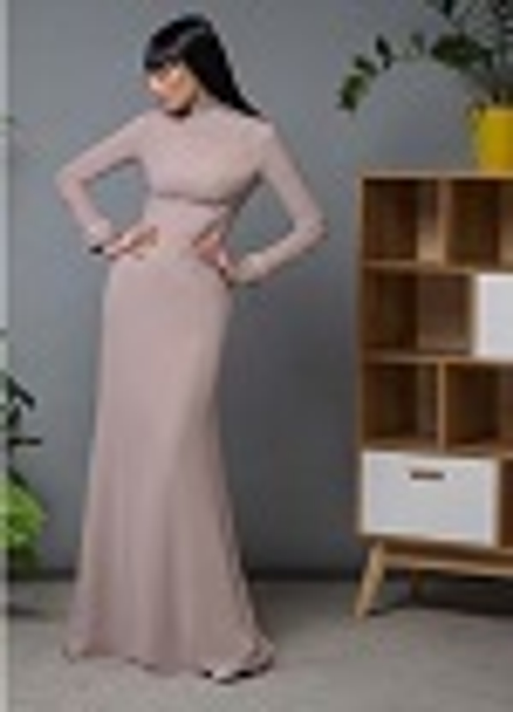 16-05-23 FW Длинное платье, воротник-стойка и манжеты оторочены стразами Сваровски, бежевый XL