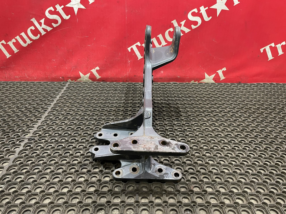 Кронштейн рессоры передней левый 2018г.