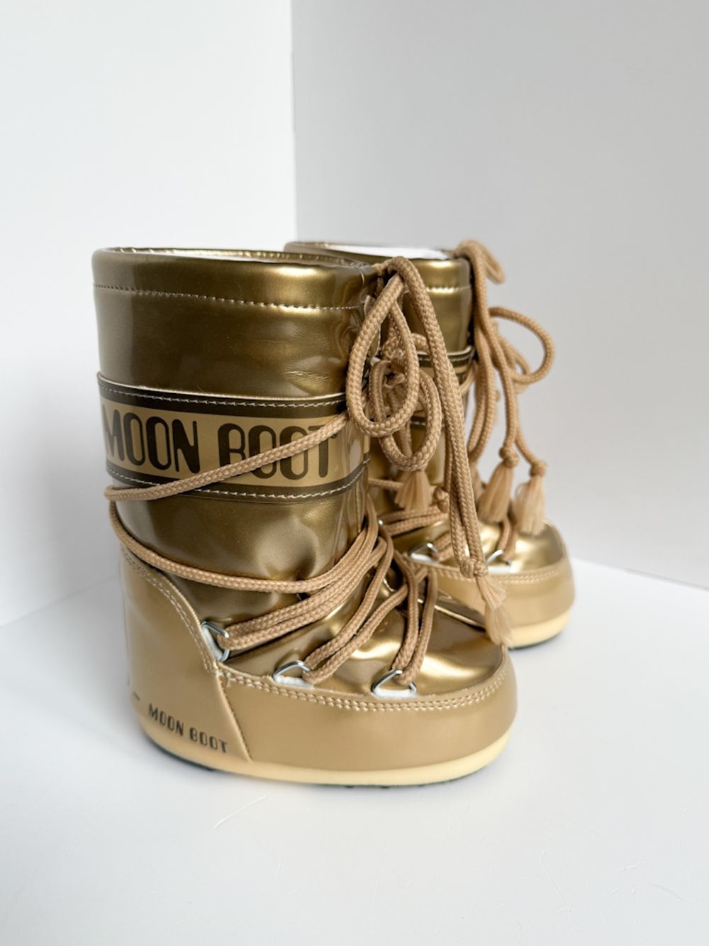 Новые дутые сапоги Moon Boot, 23