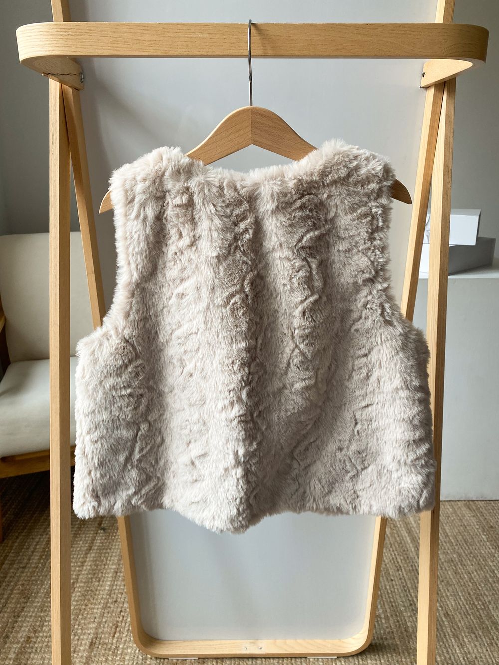 Меховой жилет H&M, 140