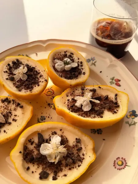 Кремовый десерт с цветами вишни 🍒