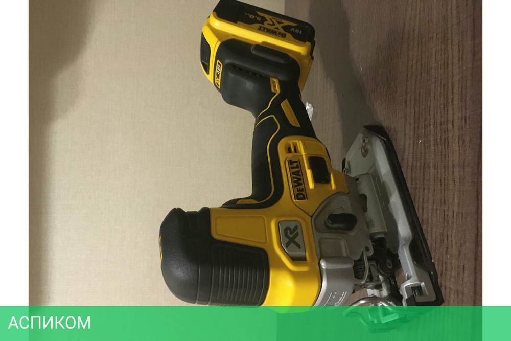 Дрель-шуруповерт DeWalt DCS335N-XJ