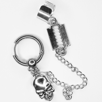 Серьга кольцо с клипсой на цепочке с подвесками "Лезвие, череп" для пирсинга уха. Медицинская сталь, бижутерия.